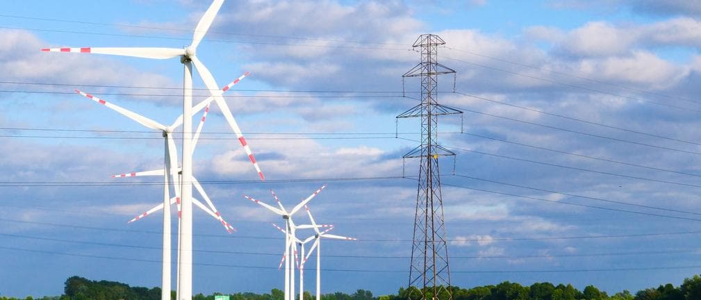Energa rozpoczyna projekty hybrydowe