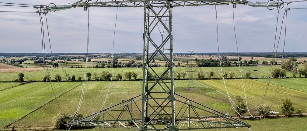 Prąd z wiatraków na Bałtyku płynie kolejną linią do odbiorców w głębi kraju
